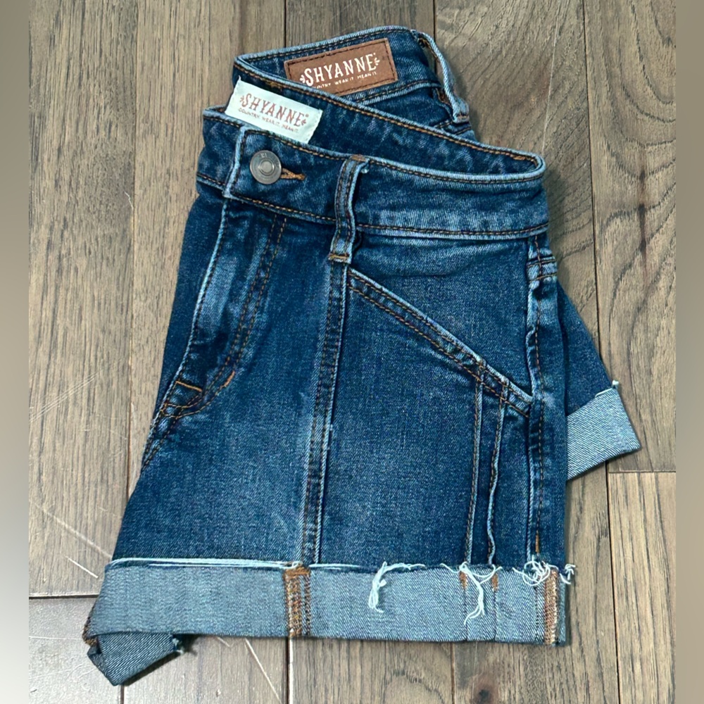 Shyanne Women's Dark Blue Denim Shorts sz:25
